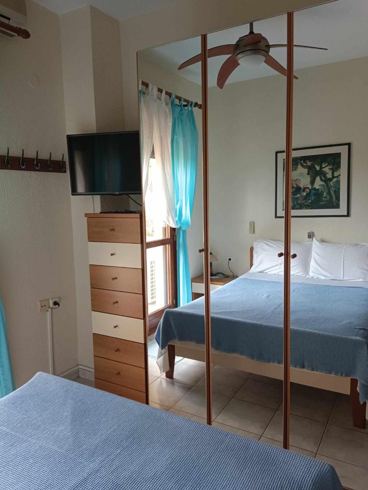 Georgia'S House Villa Nikiti  Dış mekan fotoğraf
